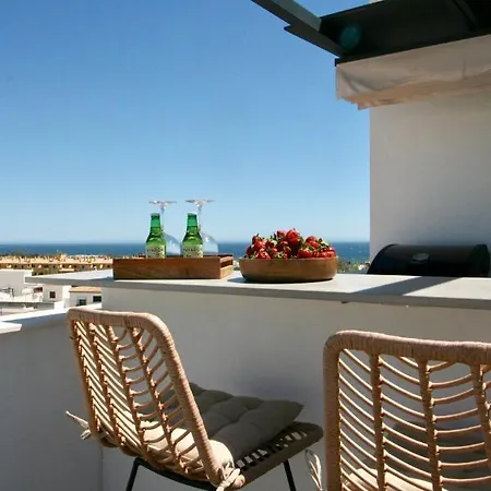 Penthouse W/ Spectacular View *