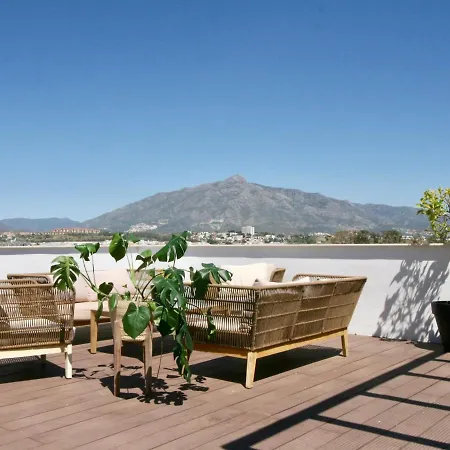 Penthouse W/ Spectacular View * Marbella
